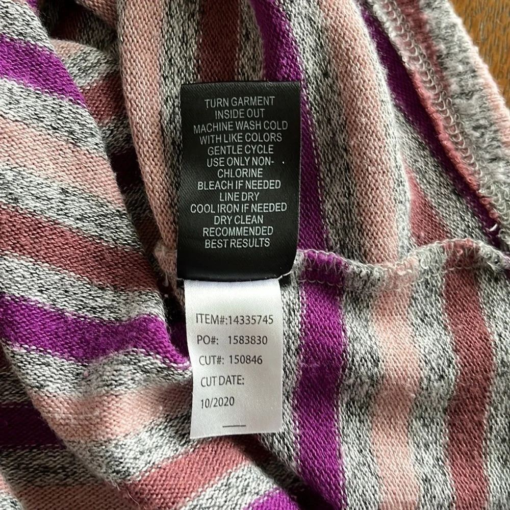 Torrid Super Soft Plush gray w/purple lt pink and lt brown stripes size 00